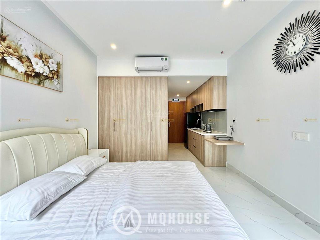 Cho thuê căn hộ studio  ban công  bảo vệ, thang máy, sạch sẽ  đường ô tô  ngay sân bay