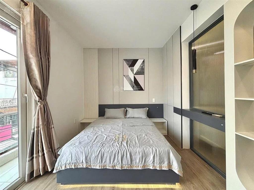 Cho thuê căn hộ đầy đủ nội thất ngay lotte cộng hoà, khu k300  đường lớn, thang máy, an ninh