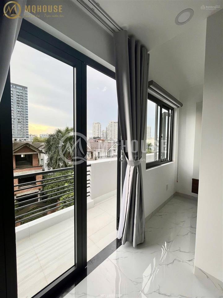 Cho thuê căn hộ 1 phòng ngủ  ban công, nhà mới, đường ô tô, thang máy, ngay bảy hiền, khu k300