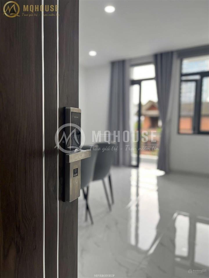 Cho thuê căn hộ 1 phòng ngủ  ban công, nhà mới, đường ô tô, thang máy, ngay bảy hiền, khu k300