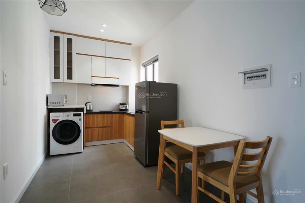 Cho thuê cc mini 1pn, 1wc, 45m2, ngay sân bay, hẻm ô tô, an ninh  tòa nhà thang máy, nhà mới