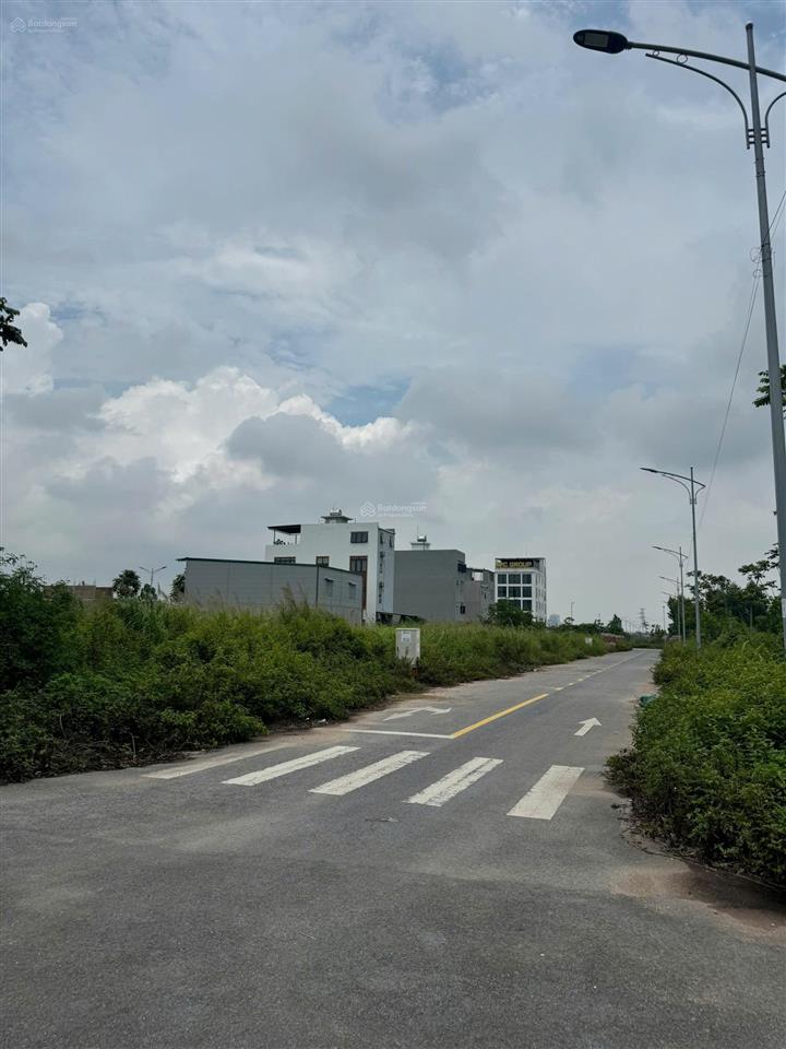 Chính chủ cần tiền bán gấp lô đất đấu giá ở song khê  bắc giang  0862 138 *** để xem đất