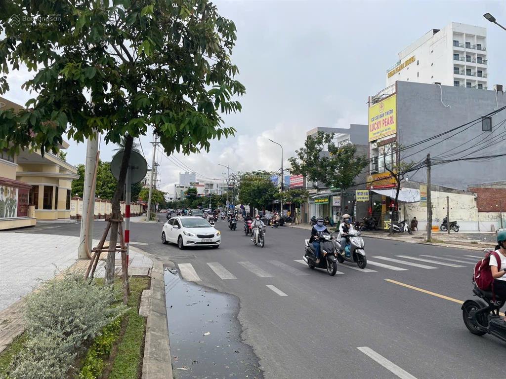 Lô 420m2 đường núi thành, gần ngay ngã tư giao duy tân  giá 63 tỷ