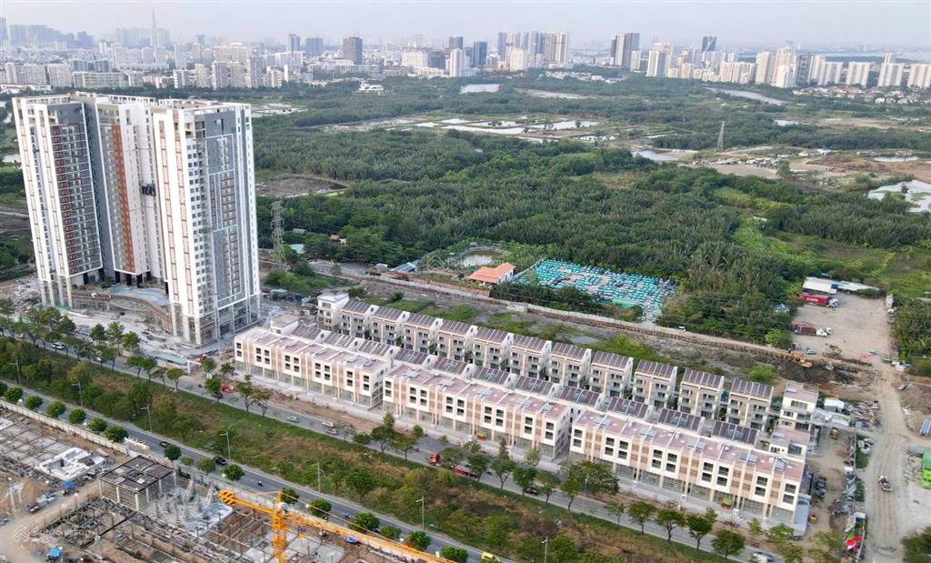 Hiếm có căn essensia sky 75m2 giá tốt  lầu cao  view đẹp nhìn về pmh 7  mai linh 0901 377 ***