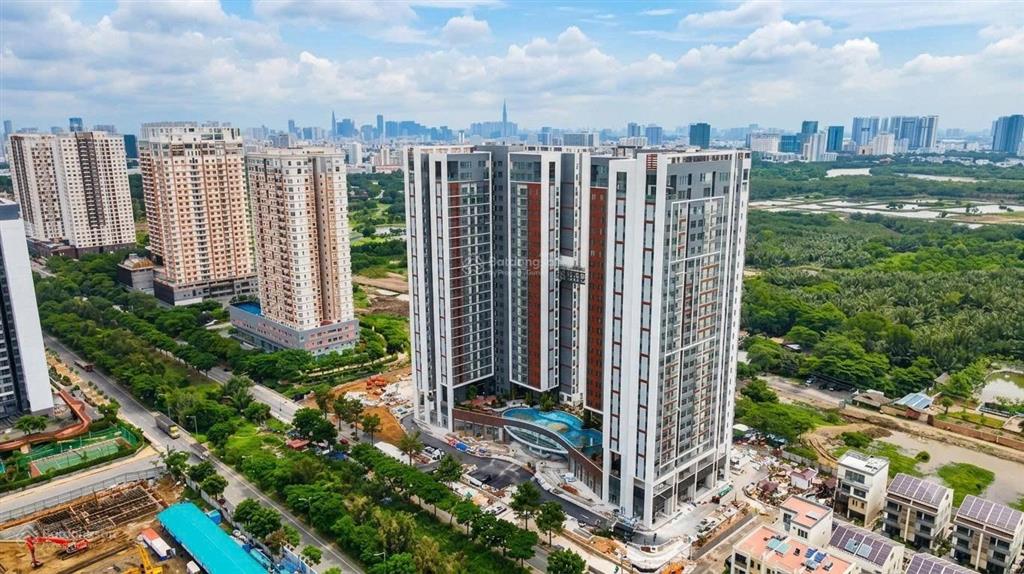 Bán rẻ hơn thị trường 300tr, căn hộ 2pn2wc essensia sky 75m2 lầu 16