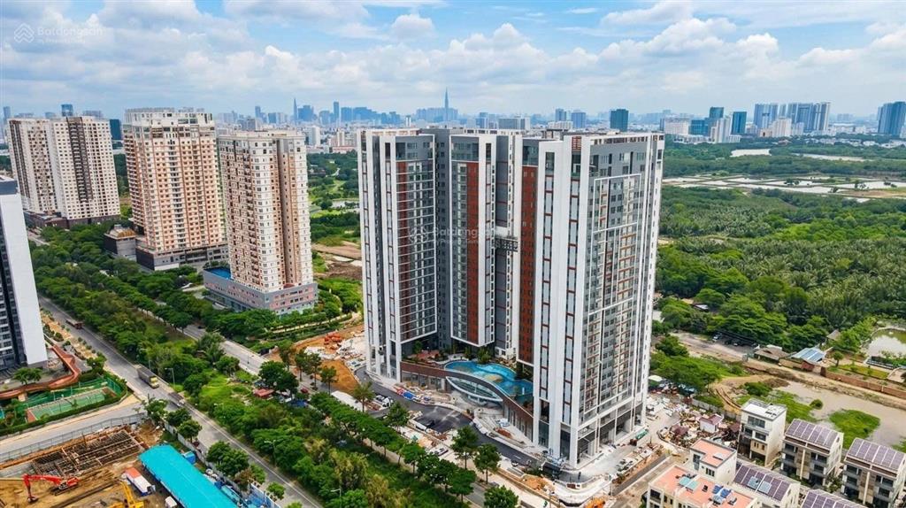 Chính chủ gửi bán căn hộ essensia sky 2pn 2wc 75m2 giá chỉ 5,3 tỷ