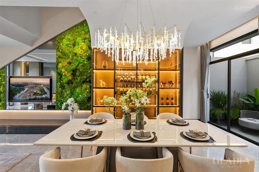 Gladia nhà phố mặt tiền đường 25m, sát clubhouse, lý tưởng ở & kinh doanh, 225m2, giá 29 tỷ