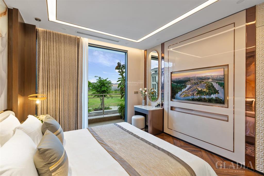 Gladia nhà phố mặt tiền đường 25m, sát clubhouse, lý tưởng ở & kinh doanh, 225m2, giá 29 tỷ