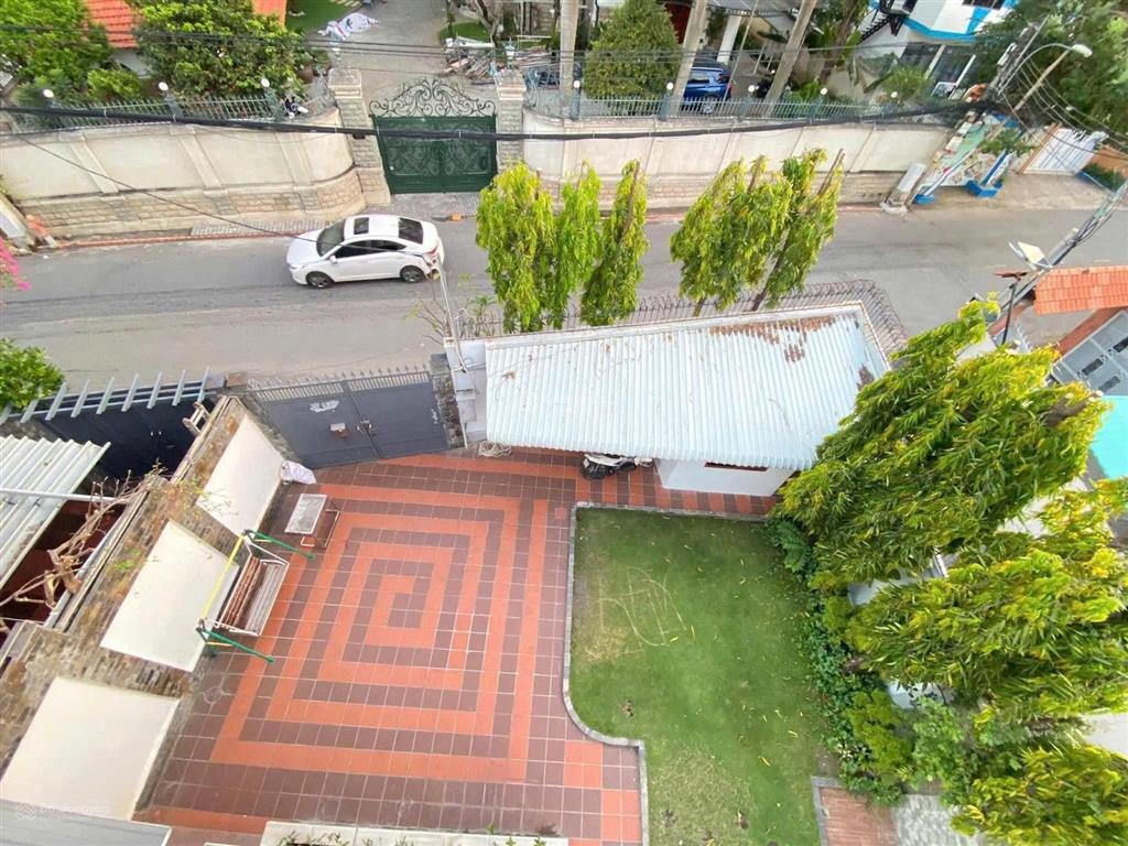 Cho thuê villas 700m2 nguyễn ư dĩ  thảo điền, không gian đẹp cao cấp.