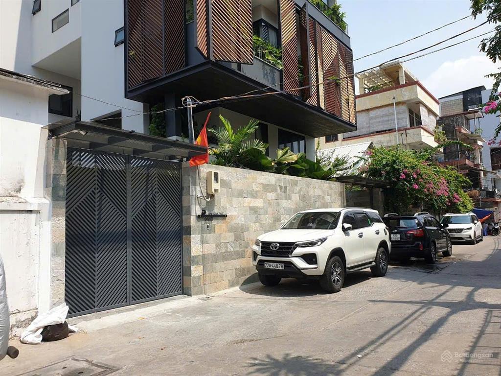 Bán siêu biệt thự hầm + hồ bơi trần khắc chân quận 1 263m² (13m x 20m) giảm 30 tỷ