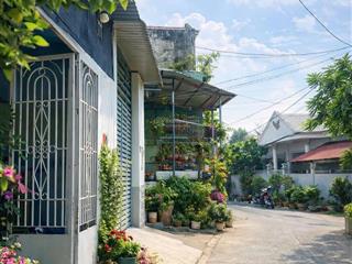 Nhà ngay mặt tiền gần vinhome grand park, 200m2, 3pn, giá 5 tỷ, shr