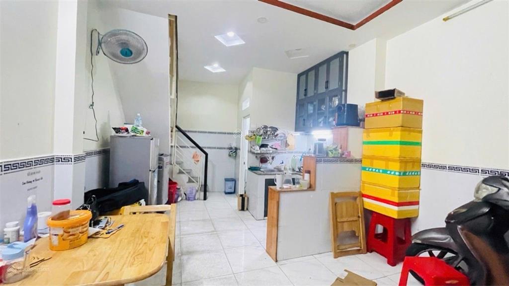 Nhỉnh 3 tỷ 2 phòng ngủ 20m ra hẻm lớn hẻm 330/ âu dương lân.quận 8