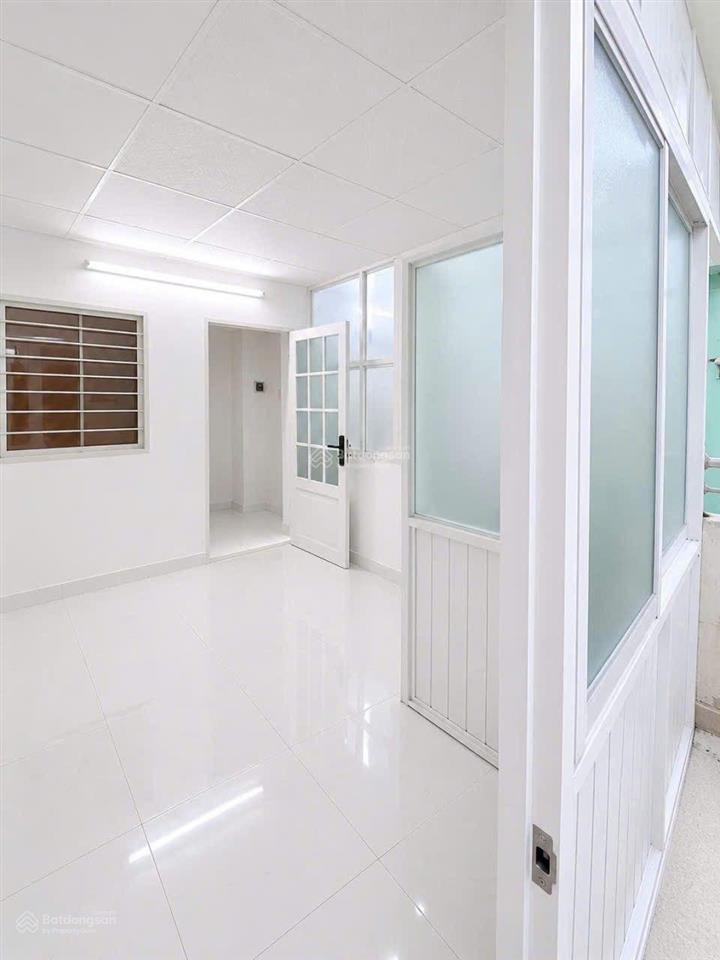 Nhà mặt tiền 1/ đường phan văn trị quận 5.
giá tốt 4 tỷ 580 tl