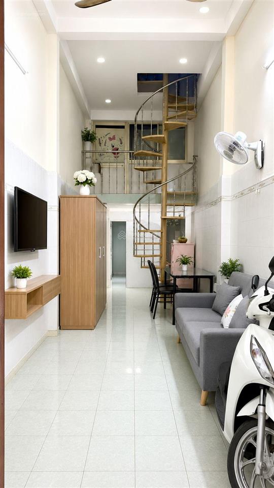 Thông 10m ra mặt 3 tầng 44,2m2 đang cho thuê 8.5 triệuchỉ 5.5tỷ.