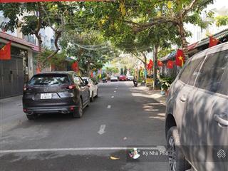 Cho thuê gần 600 triệu, b.ank định giá 16 tỷ cần bán trước tết âm lịch 11,5 tỷ, 215m2, 15 phòng ngủ