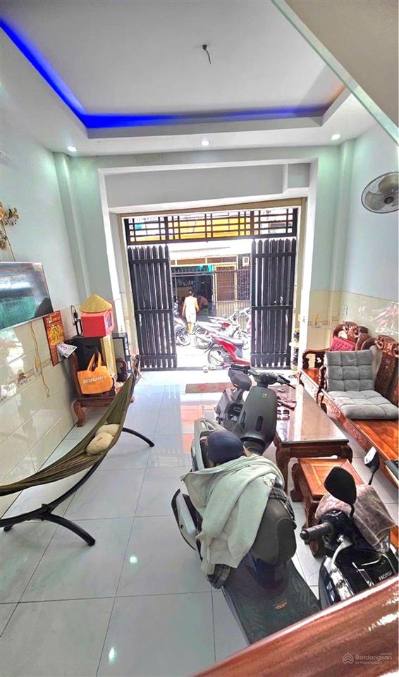 Nhà lê văn quới 40m², 3 tầng btct, hẻm xe hơi 6m thông, hoàn công đủ, gần chợ, trường, khu dân cư