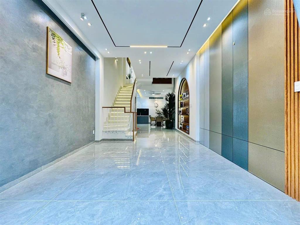3,6 tỷ giảm còn 3,3 tỷ. nhà 64m2 lý thường kiệt, q10 gần sân phú thọ. xây 4 tầng, hẻm 7m. sổ sẵn