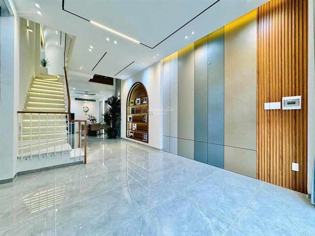 3,6 tỷ giảm còn 3,3 tỷ. nhà 64m2 lý thường kiệt, q10 gần sân phú thọ. xây 4 tầng, hẻm 7m. sổ sẵn
