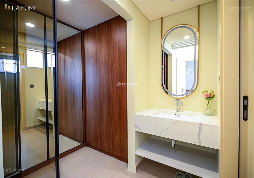 Chính chủ cần sang nhượng căn nhà phố vườn 96m2 6x16m gía rẻ hơn cđt 500tr bank 70%  0384 452 ***.