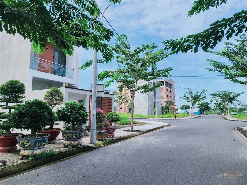 Bán cắt lỗ đất thổ cư đối diện sân golf 27 lỗ & kđt vinhomes 900ha, 157m2 shr bank cho vay 80%