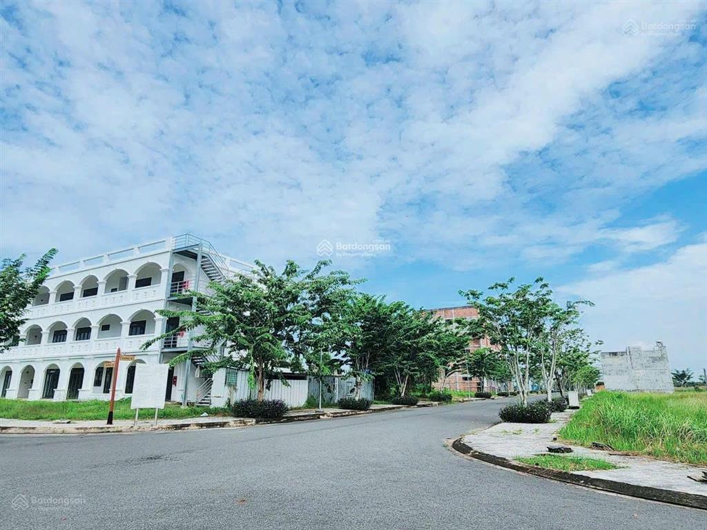 Bán cắt lỗ đất thổ cư đối diện sân golf 27 lỗ & kđt vinhomes 900ha, 157m2 shr bank cho vay 80%