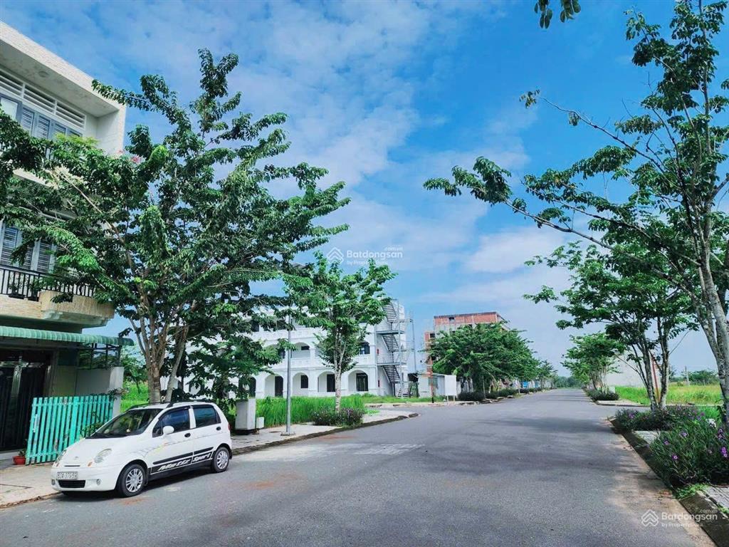 Bán cắt lỗ đất thổ cư đối diện sân golf 27 lỗ & kđt vinhomes 900ha, 157m2 shr bank cho vay 80%