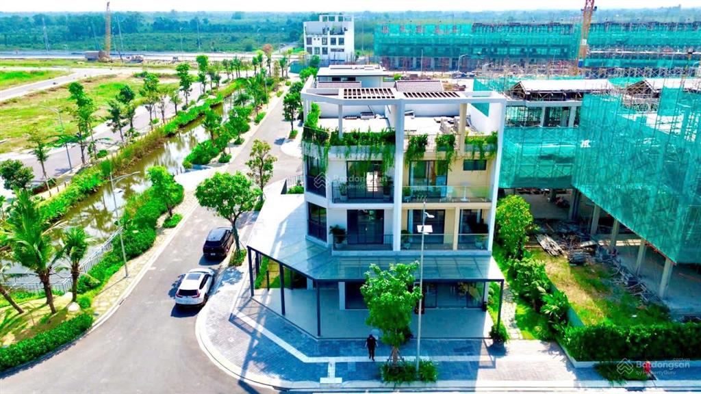 Chính chủ cần sang nhượng căn góc nhà phố vườn siêu đẹp 10x13,75m gía rẻ hơn cđt 500tr bank 70%