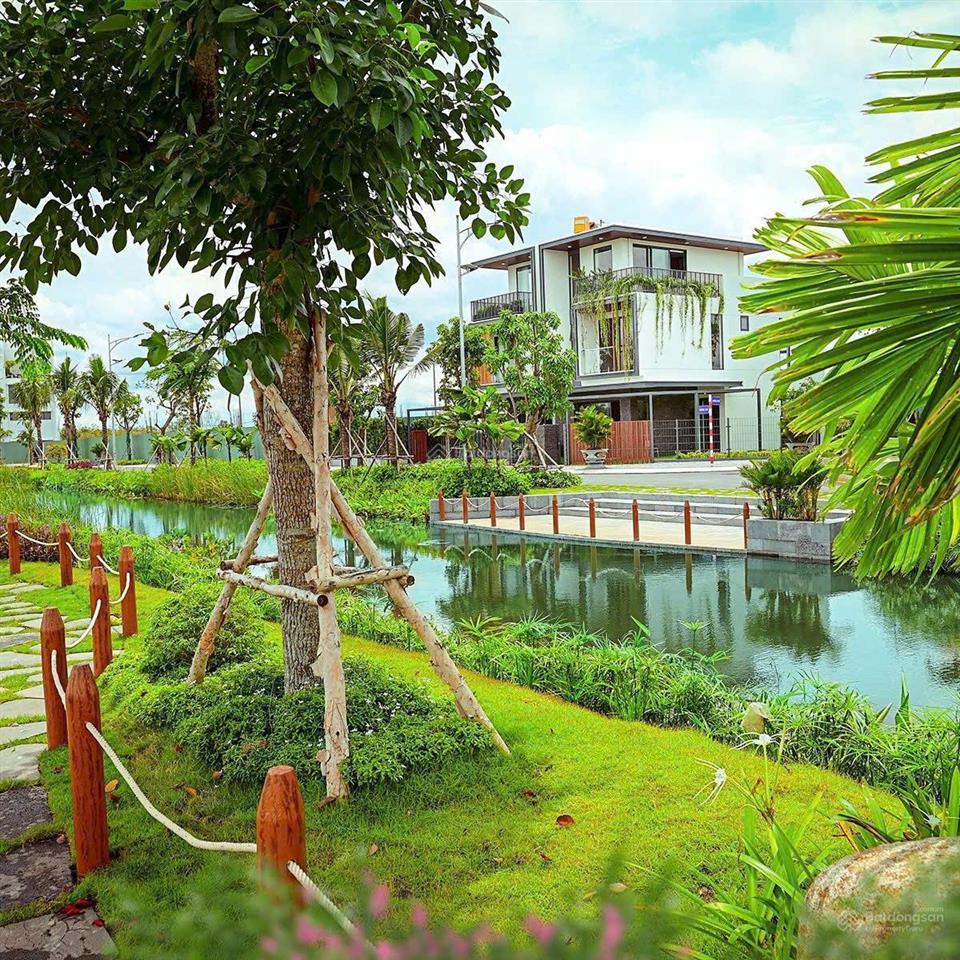 Chính chủ cần sang nhượng căn góc nhà phố vườn siêu đẹp 10x13,75m gía rẻ hơn cđt 500tr bank 70%
