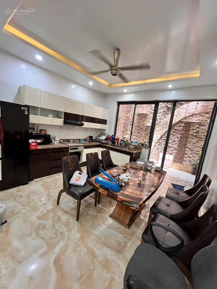 Nhà phân lô 193 văn cao hải phòng, view công viên cây xanh, đường 12m, gara ô tô, 4 ngủ khép kín