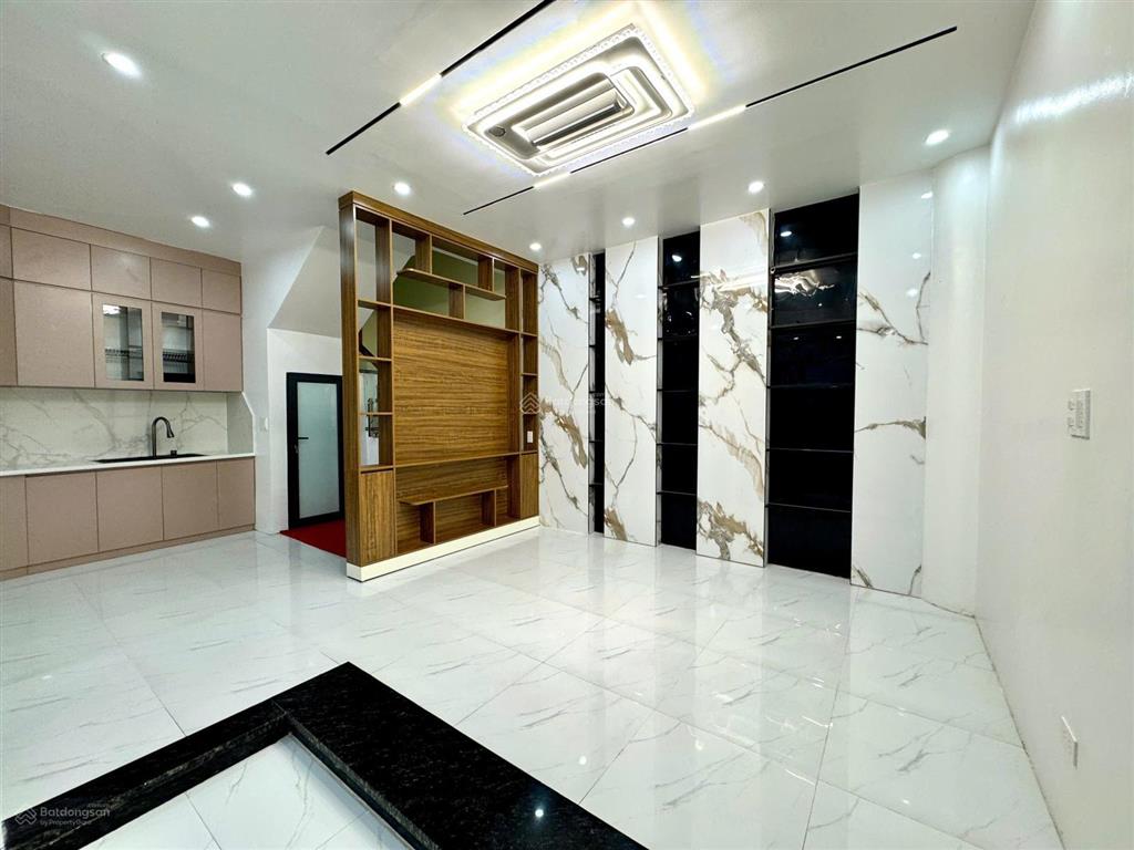Giảm 280 triệu! nhà 5 tầng lương khánh thiện, lô góc, 4pn, trung tâm ngô quyền chỉ 3,6 tỷ