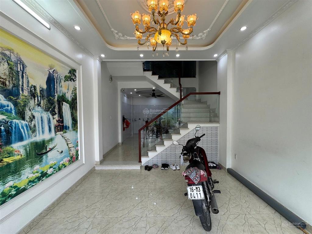 Nhà mới 4 tầng tđc tam kỳ  góc dân, trước công viên, gara ô tô, chỉ 6,35 tỷ