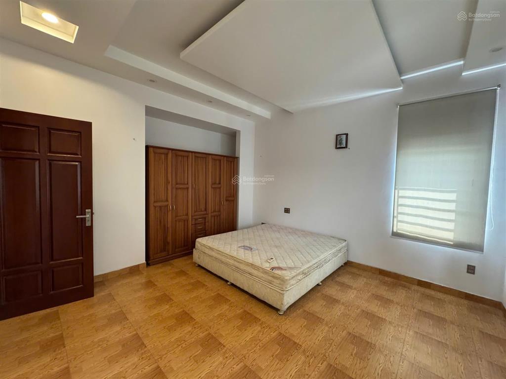 Cho thuê biệt thự sân vườn 500m² lê hồng phong, bể bơi riêng, 6pn, có văn phòng, chỉ 50 triệu