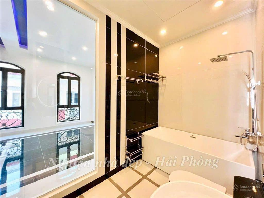 Cho thuê nhà 4 tầng văn cao, full nội thất  5pn  ô tô đỗ cửa chỉ 20 triệu