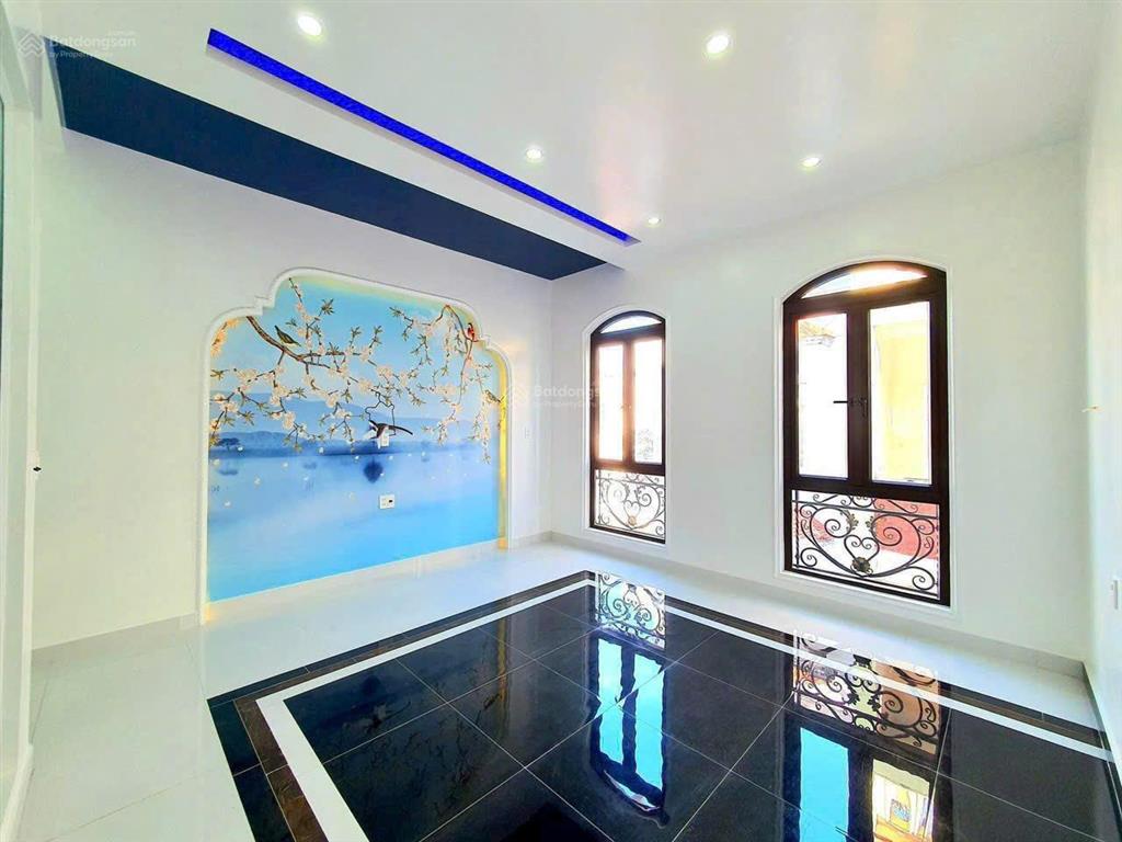 Cho thuê nhà 4 tầng văn cao, full nội thất  5pn  ô tô đỗ cửa chỉ 20 triệu
