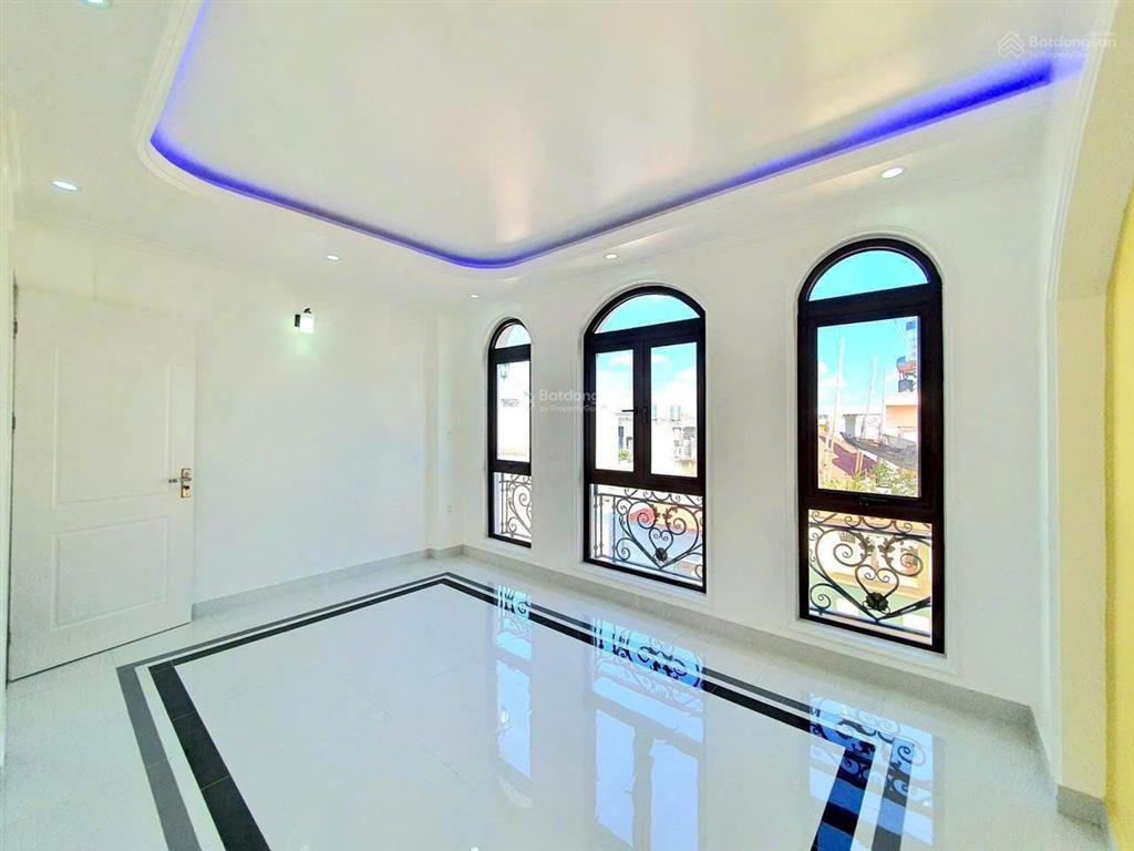 Cho thuê nhà 4 tầng văn cao, full nội thất  5pn  ô tô đỗ cửa chỉ 20 triệu