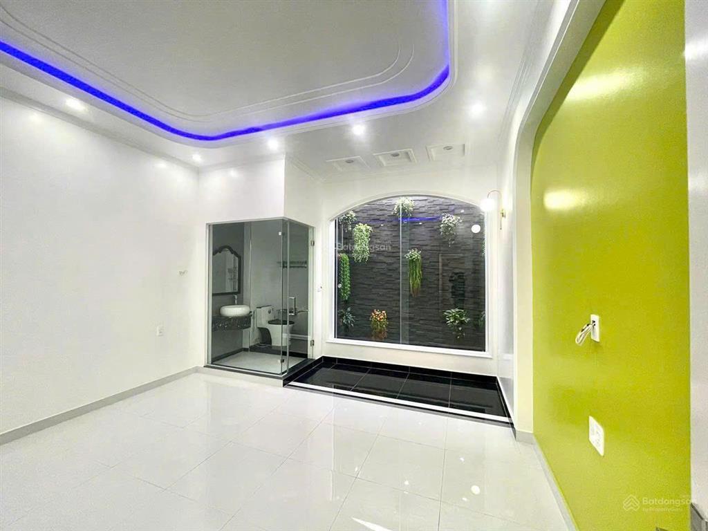 Cho thuê nhà 4 tầng văn cao, full nội thất  5pn  ô tô đỗ cửa chỉ 20 triệu