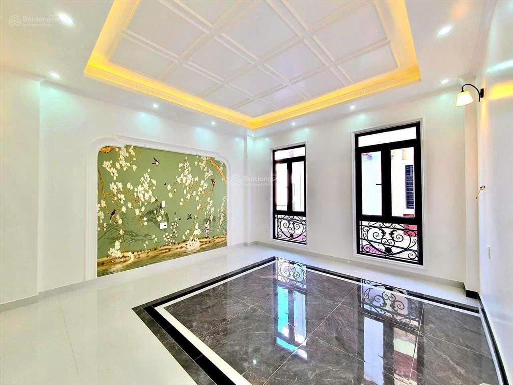 Cho thuê nhà 4 tầng văn cao, full nội thất  5pn  ô tô đỗ cửa chỉ 20 triệu