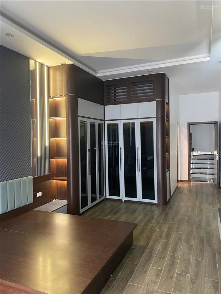 Bán nhà mặt đường tô vũ  văn cao  gara ô tô  83m²  chỉ 10 tỷ