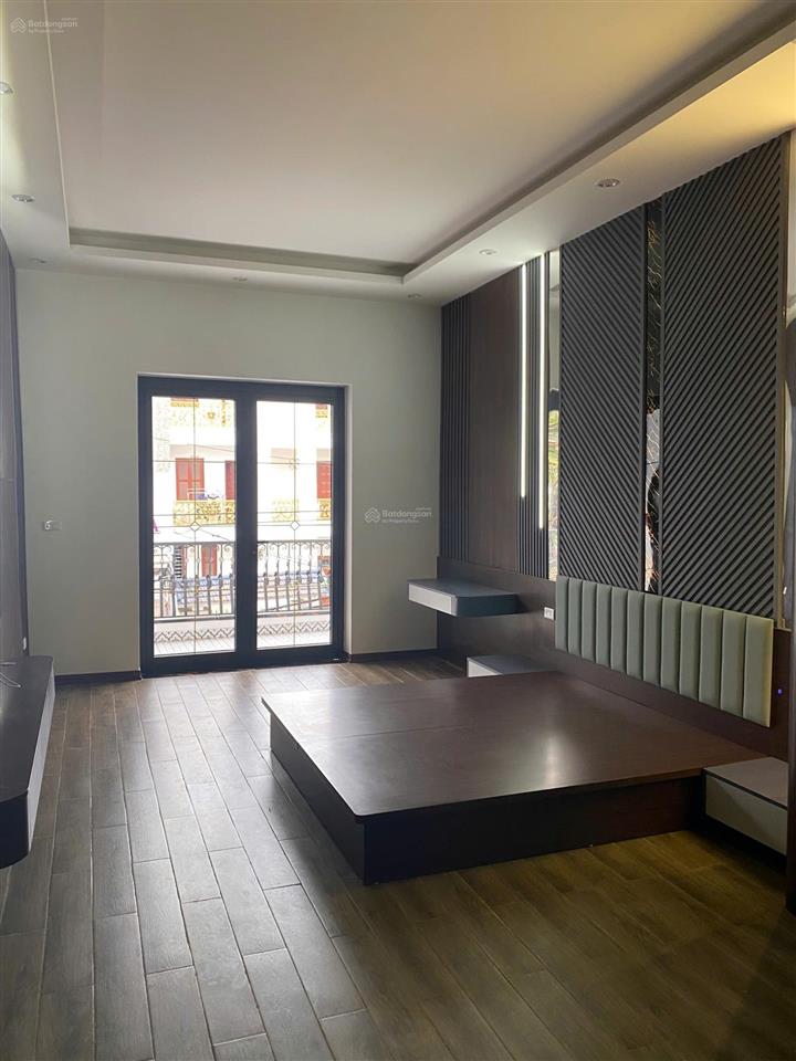 Bán nhà mặt đường tô vũ  văn cao  gara ô tô  83m²  chỉ 10 tỷ