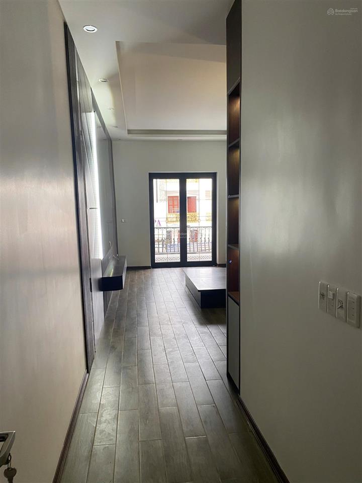 Bán nhà mặt đường tô vũ  văn cao  gara ô tô  83m²  chỉ 10 tỷ