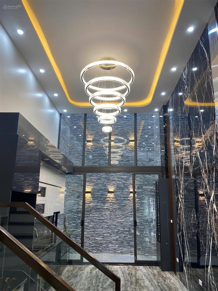Bán nhà mặt đường tô vũ  văn cao  gara ô tô  83m²  chỉ 10 tỷ