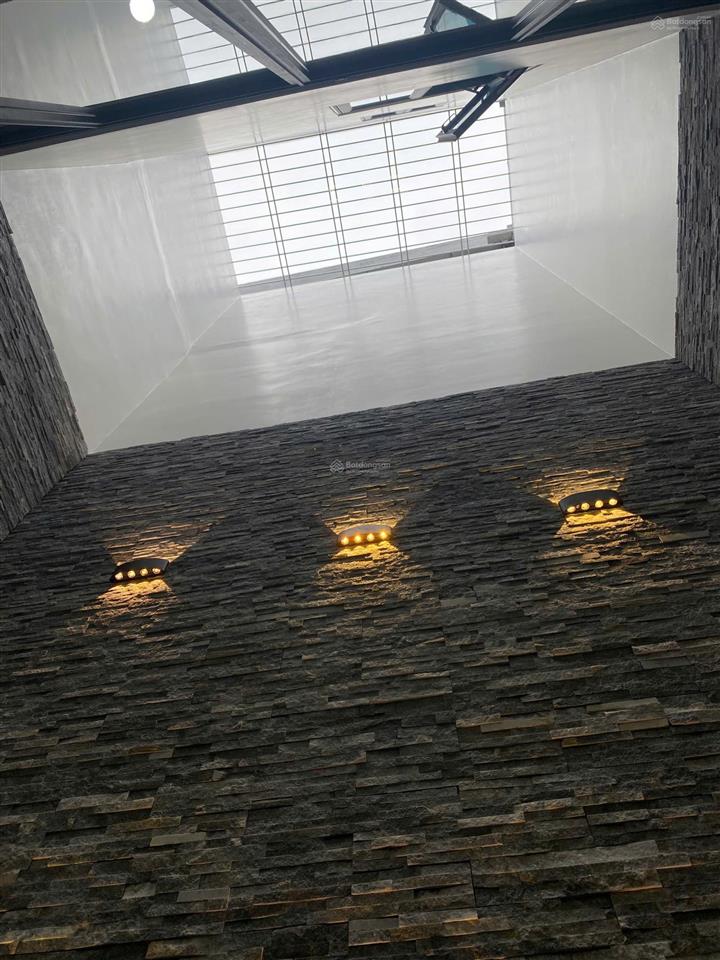 Bán nhà mặt đường tô vũ  văn cao  gara ô tô  83m²  chỉ 10 tỷ