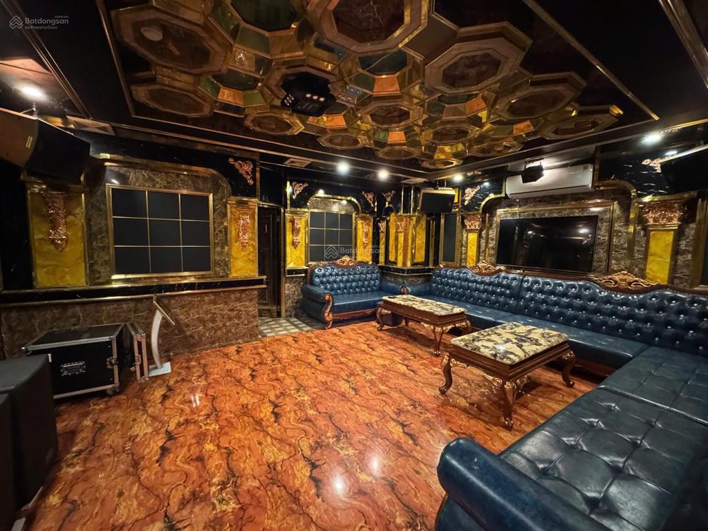 Cho thuê karaoke lô góc cầu rào 2 mặt đường 353 4 tầng + hầm 8 phòng hát 80tr/tháng