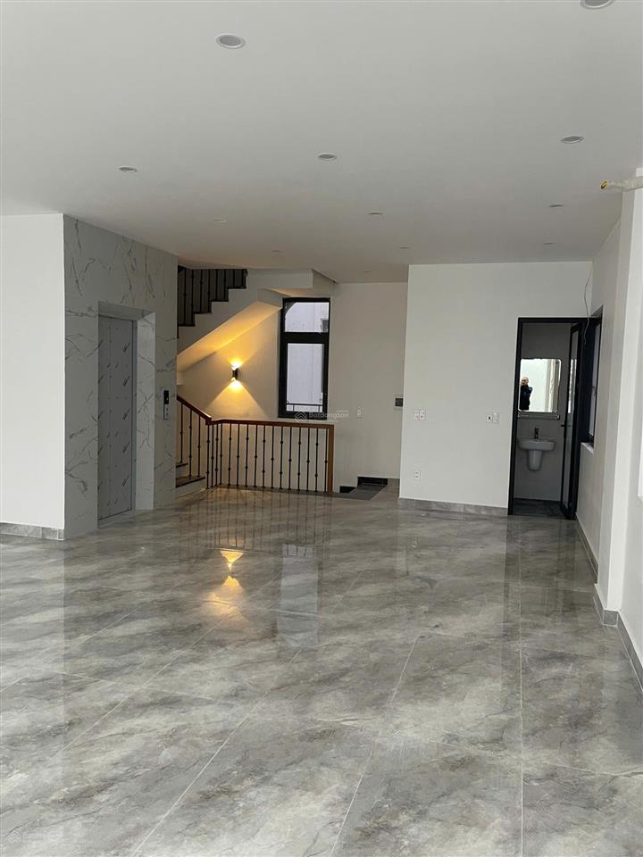 Cho thuê nhà vin marina 105m² 5 tầng thông sàn tầng 1,2 giá 45tr/tháng
