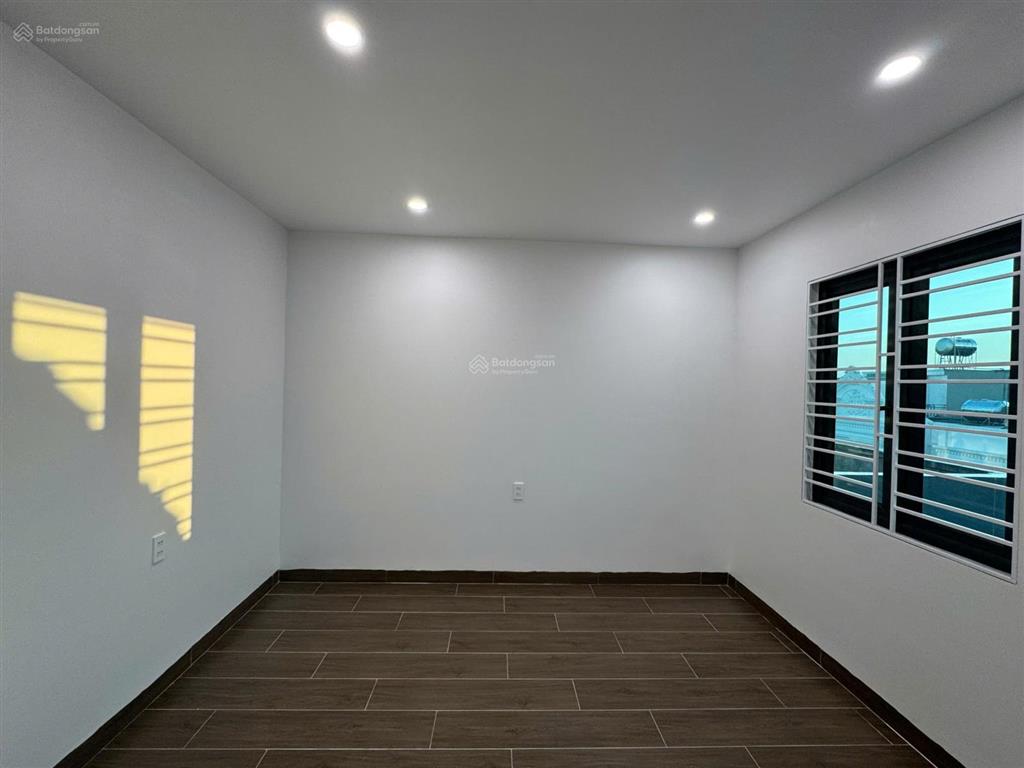 Nhà 5 tầng tân cổ điển thang máy đường 8m ngô gia tự, hải an | 60m² 10 tỷ