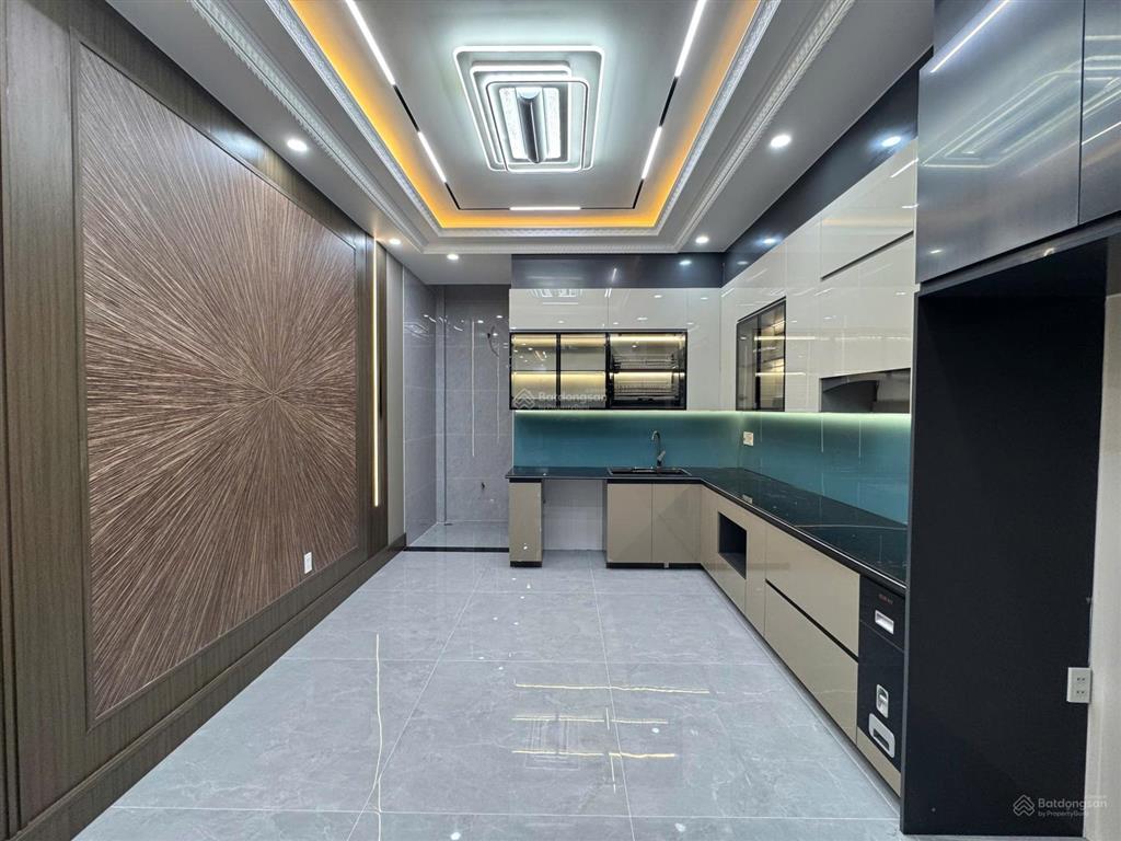 Nhà 5 tầng tân cổ điển thang máy đường 8m ngô gia tự, hải an | 60m² 10 tỷ