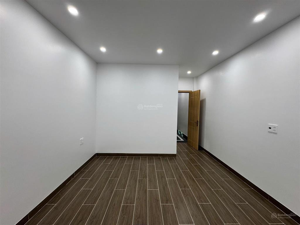 Nhà 5 tầng tân cổ điển thang máy đường 8m ngô gia tự, hải an | 60m² 10 tỷ