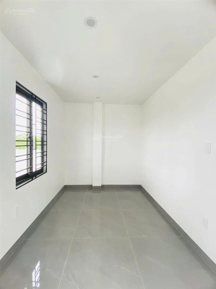 Bán nhà 4 tầng miếu hai xã hải phòng, lô góc 3 mặt thoáng, 41m², 4pn, giá 2,95 tỷ.