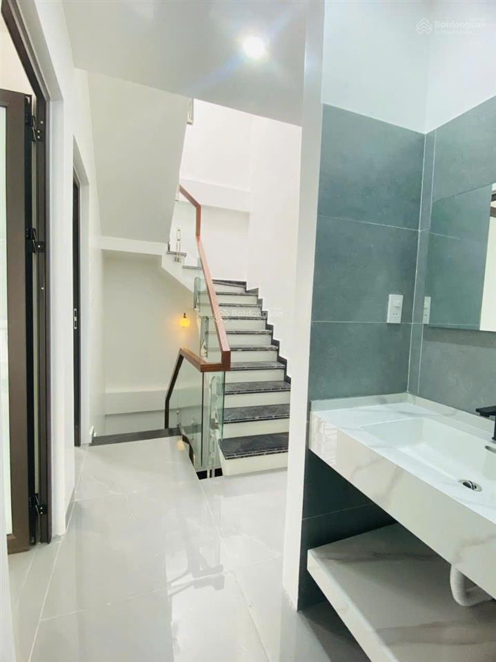 Bán nhà 4 tầng miếu hai xã hải phòng, lô góc 3 mặt thoáng, 41m², 4pn, giá 2,95 tỷ.
