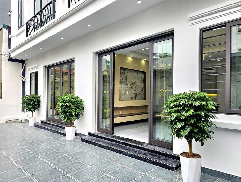 Bán nhà song sinh 193 hồ sen xây độc lập, 4 tầng, ngang 6m giá 4,65 tỷ